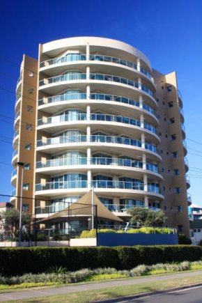 Sails Apartments, Forster